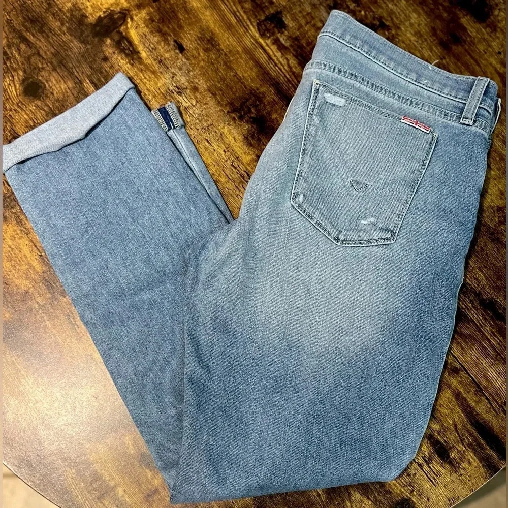 HUDSON | ladies Krista straight crop jeans with rolled cuff. Size: 32.